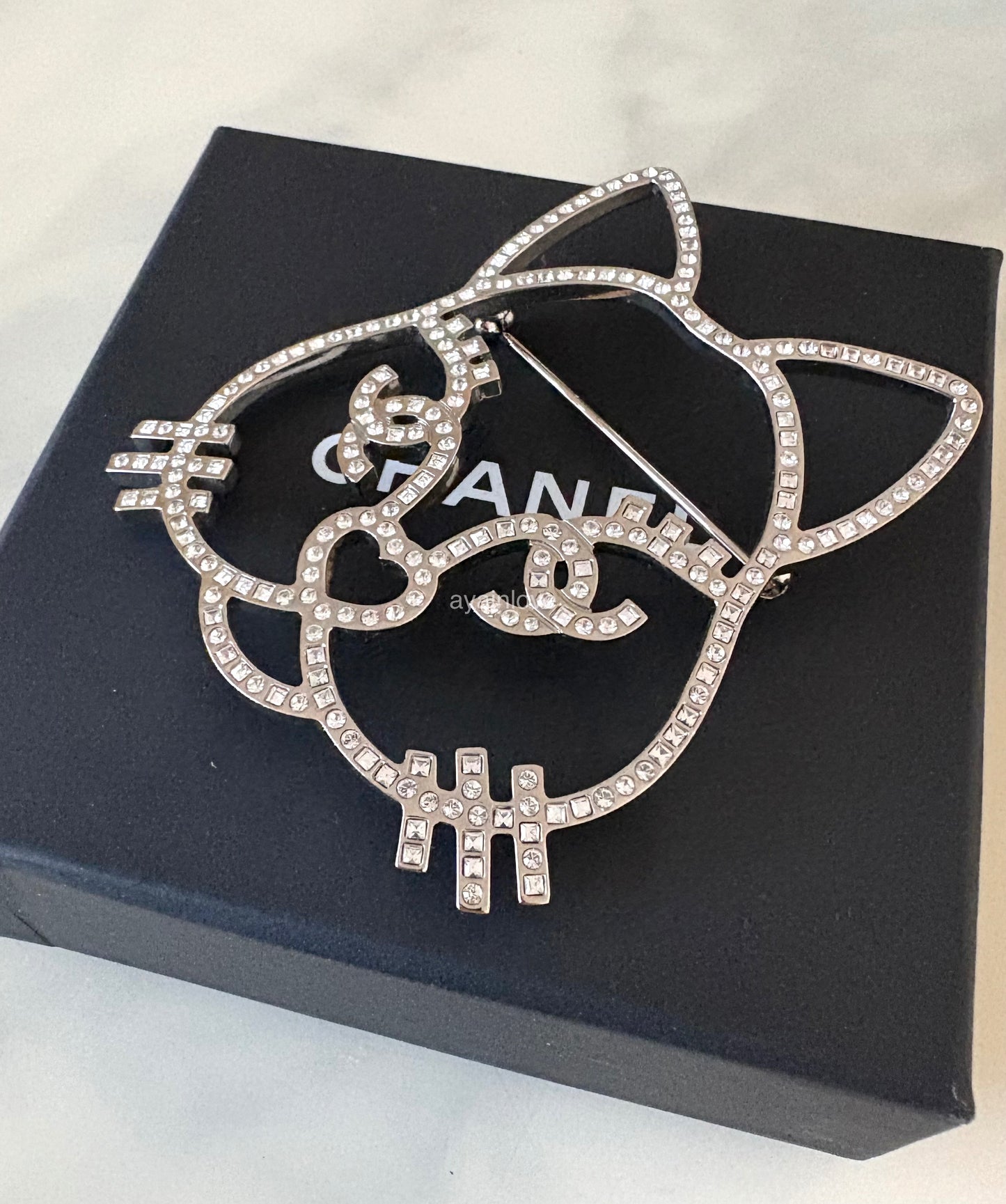CHANEL 16K Cat Choupette Crystal Large Brooch