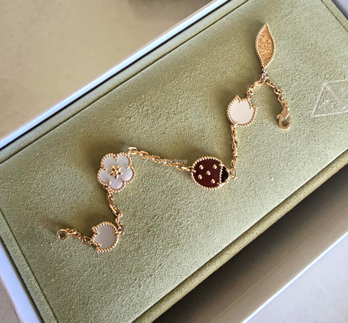 Van Cleef Arpels VCA 5 Motifs Lucky Spring Carnelian, Mother of Pearl and Onyx Bracelet 18KT Rose Gold