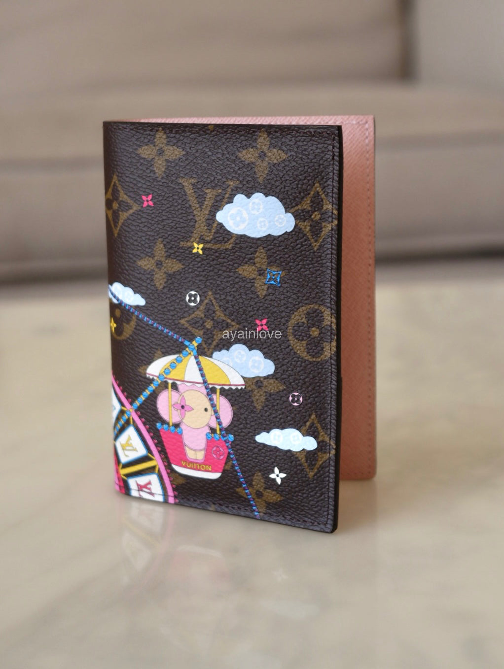 LV LOUIS VUITTON Animation Holiday 2020 Ferris Wheel Limited Vivienne Passport Cover Wallet