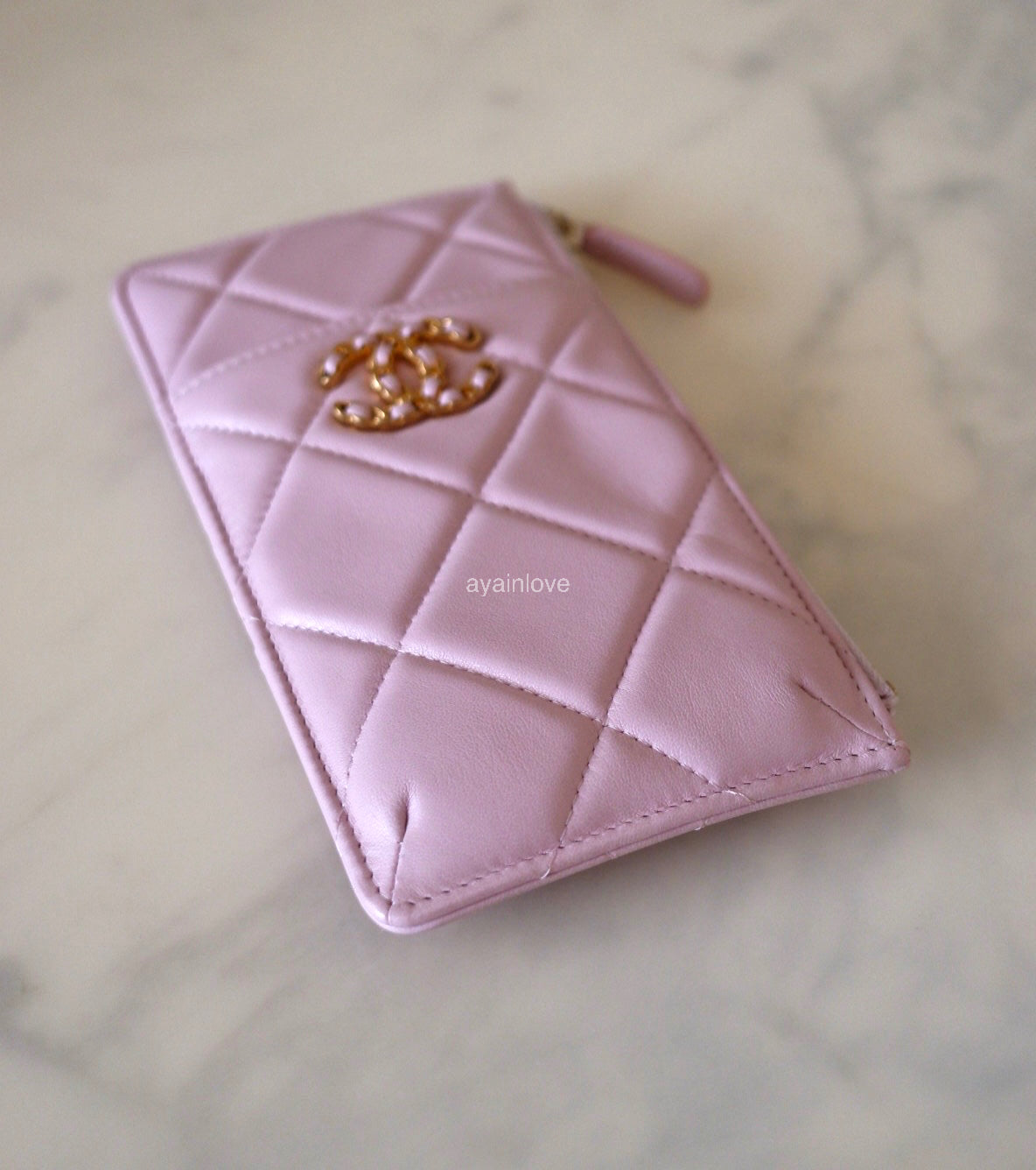 CHANEL 21S Pink Lilac Rose Clair 19 Phone Pouch Card Holder Gold Hardware