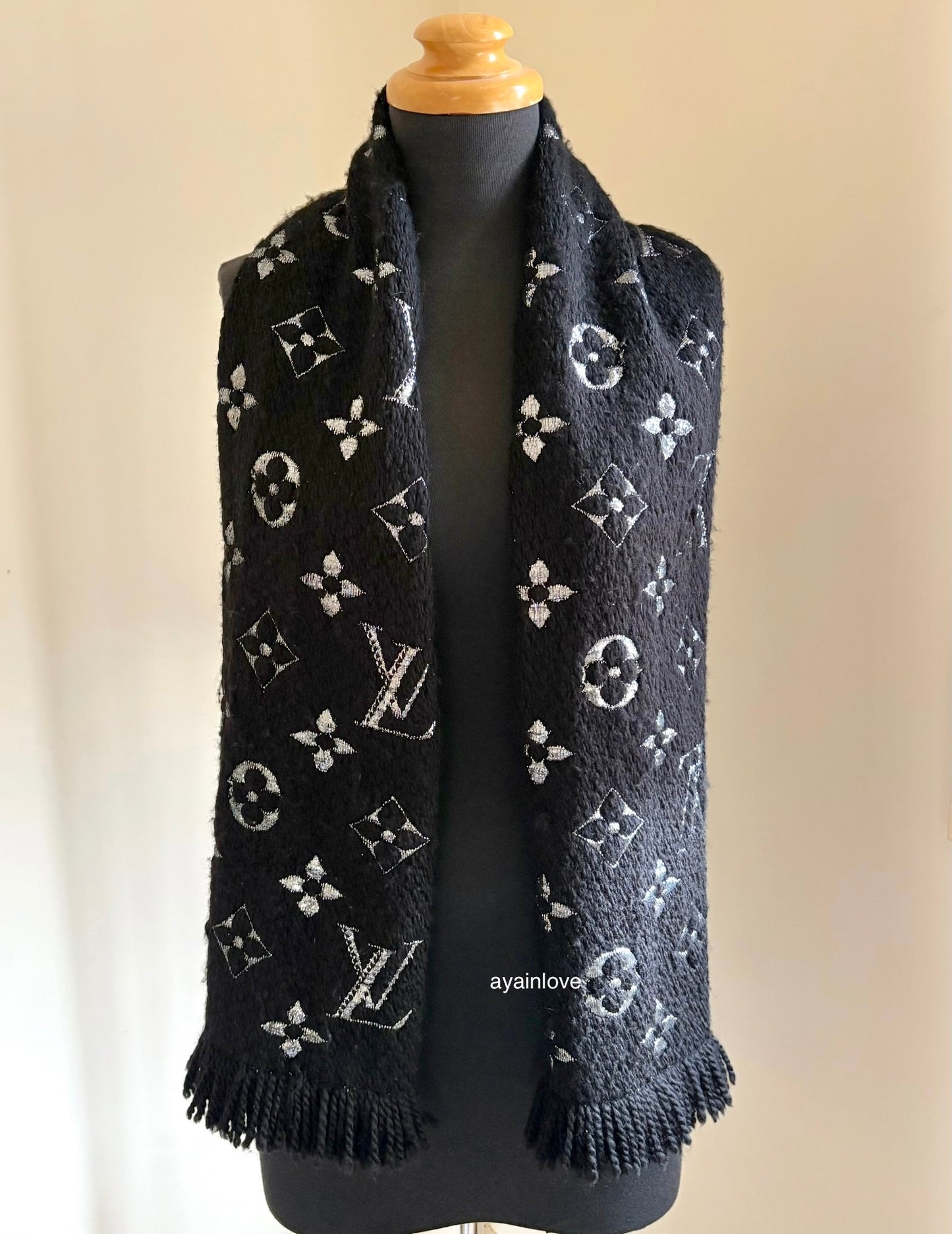 LOUIS VUITTON LV Shine Black Silver Echarpe Logomania M75833 Wool Shawl Scarf