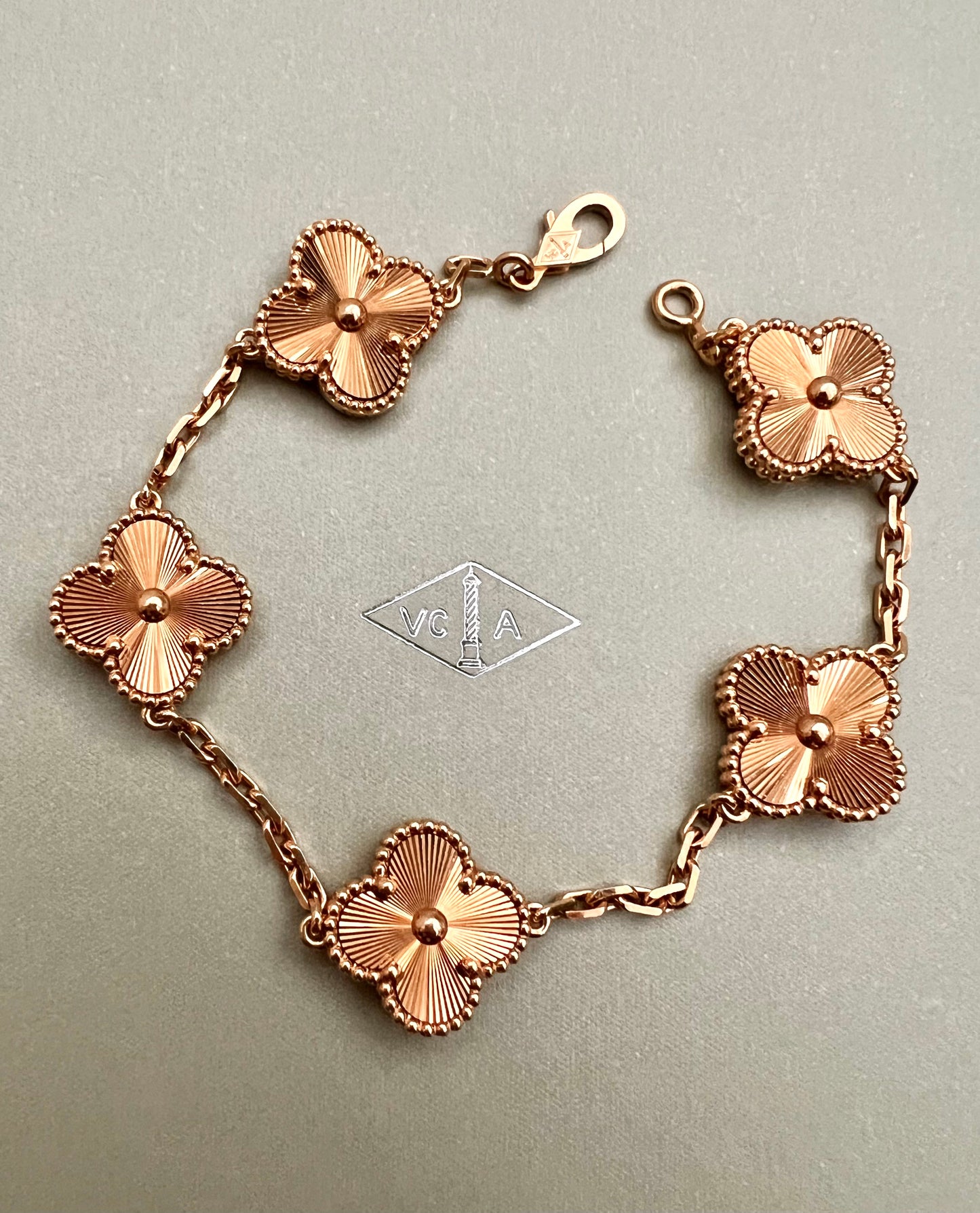 Van Cleef Arpels VCA 5 Motifs Bracelet Guilloche 18KT Yellow Gold Vintage Alhambra