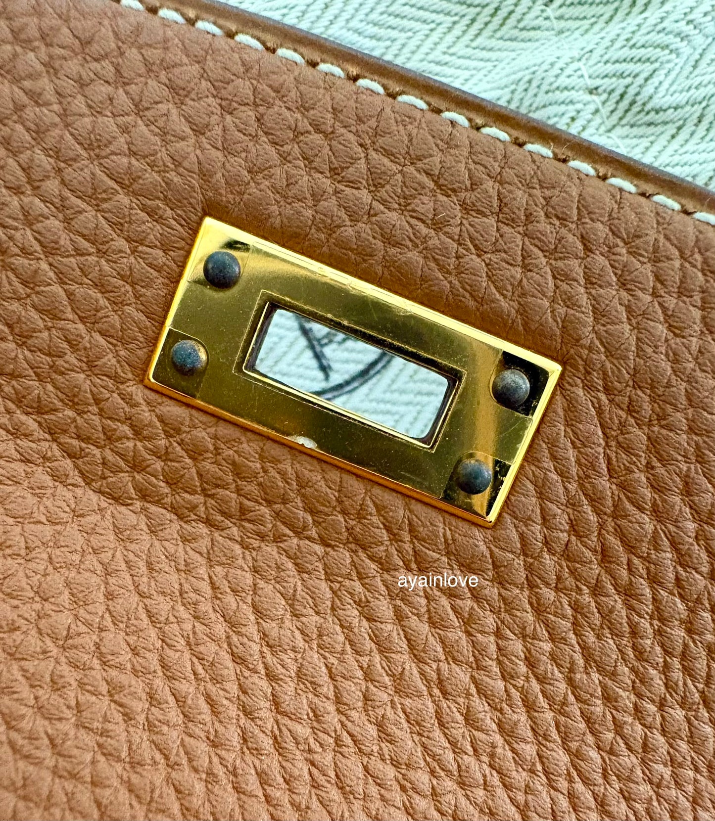 HERMES Kelly 25 Gold Togo Retourne Gold Hardware D Stamp