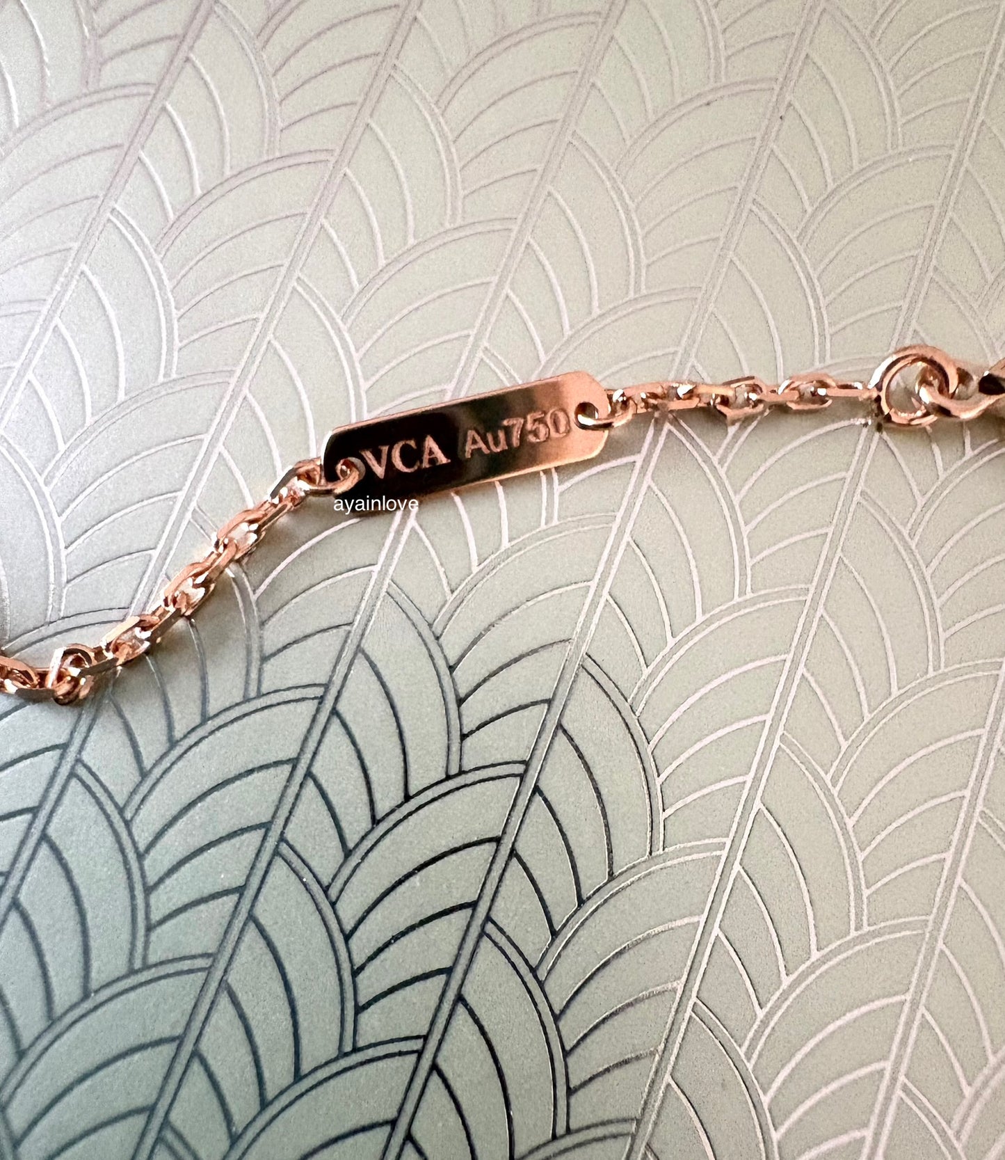 VAN CLEEF ARPELS VCA 18KT Rose Gold Limited 2025 Holiday Pendant Pink Mother of Pearl Diamond Vintage Alhambra