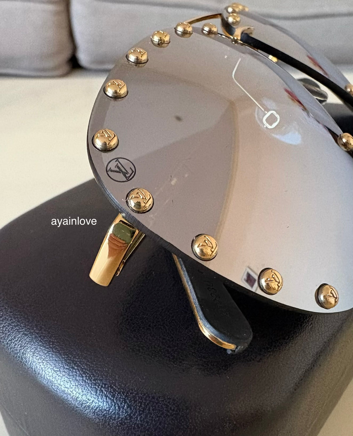 LOUIS VUITTON Gold Party Studded Mirrored Silver Lens Pilot Sunglasses Z0923U