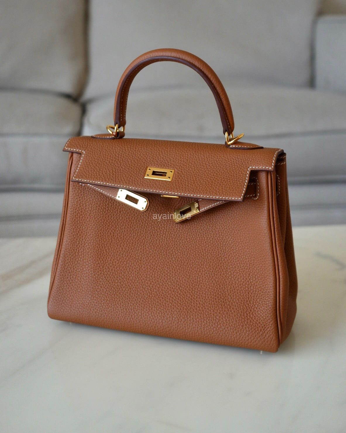 HERMES Kelly 25 Gold Togo Retourne Gold Hardware D Stamp