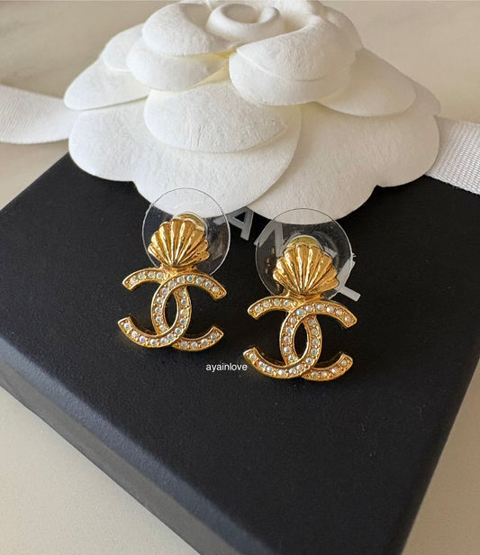 CHANEL 23C Seashell CC Crystal Stud Earrings Gold Hardware