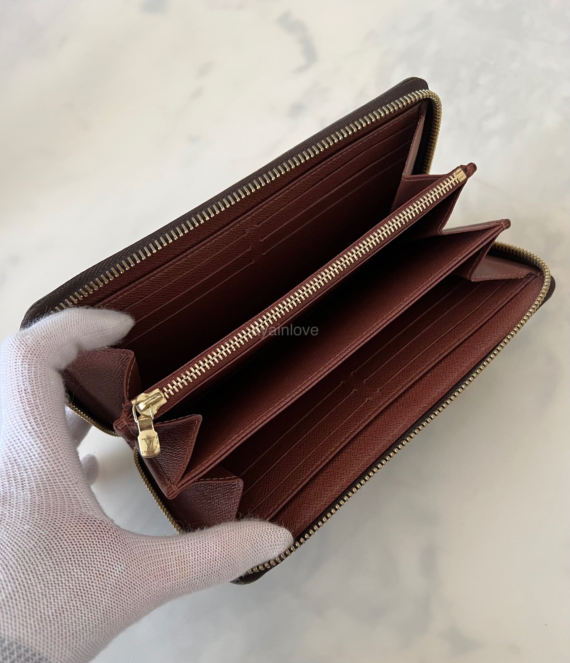 louis-vuitton zip around wallet
