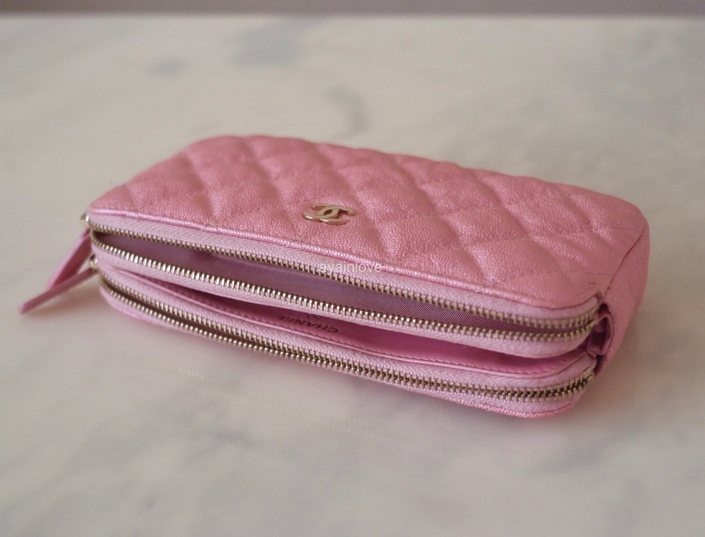 Chanel pink 2025 clutch with chain