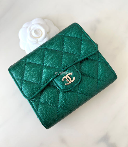 18S Emerald Green Chanel Card Holder, Luxury, Bags & Wallets on