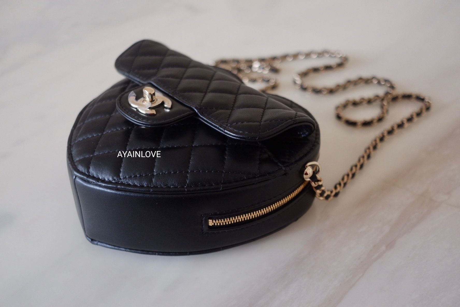 Chanel Gold Patent Striated Medium Classic Flap Bag, myGemma, DE