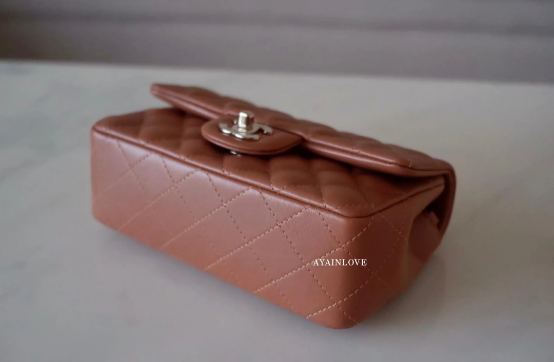 Replica Chanel Business Affinity Small Flap Bag with Top Handle A93749