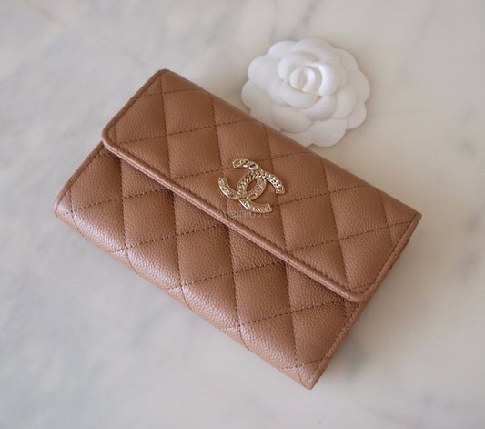 CHANEL 19S Iridescent Pink Caviar Trifold Wallet Light Gold Hardware * –  AYAINLOVE CURATED LUXURIES
