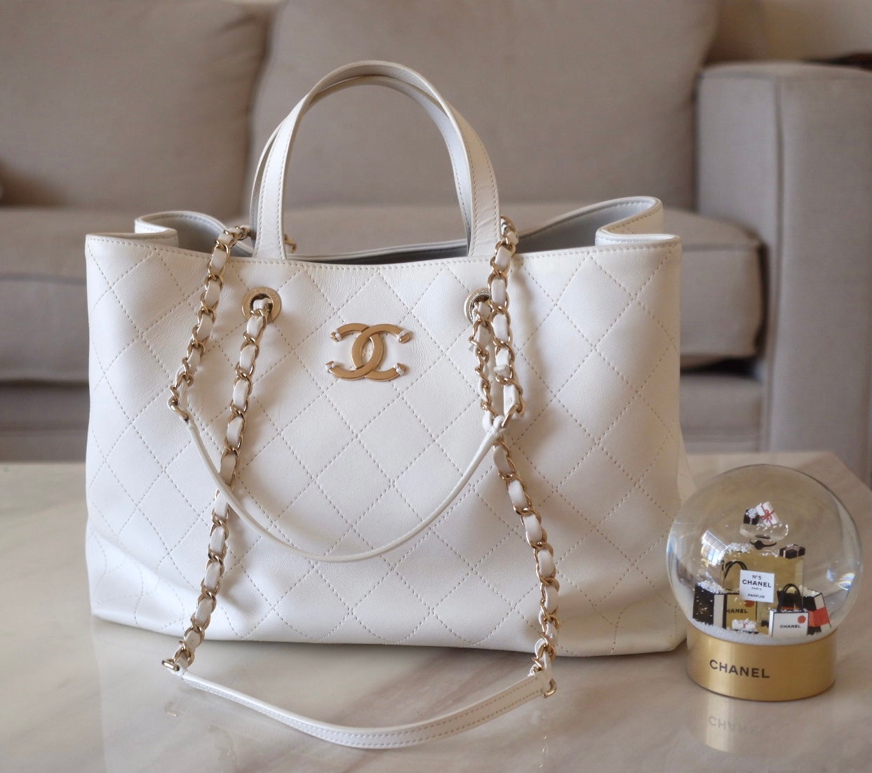 CHANEL White Quilted Caviar Leather CC Chain Large Shopping Tote