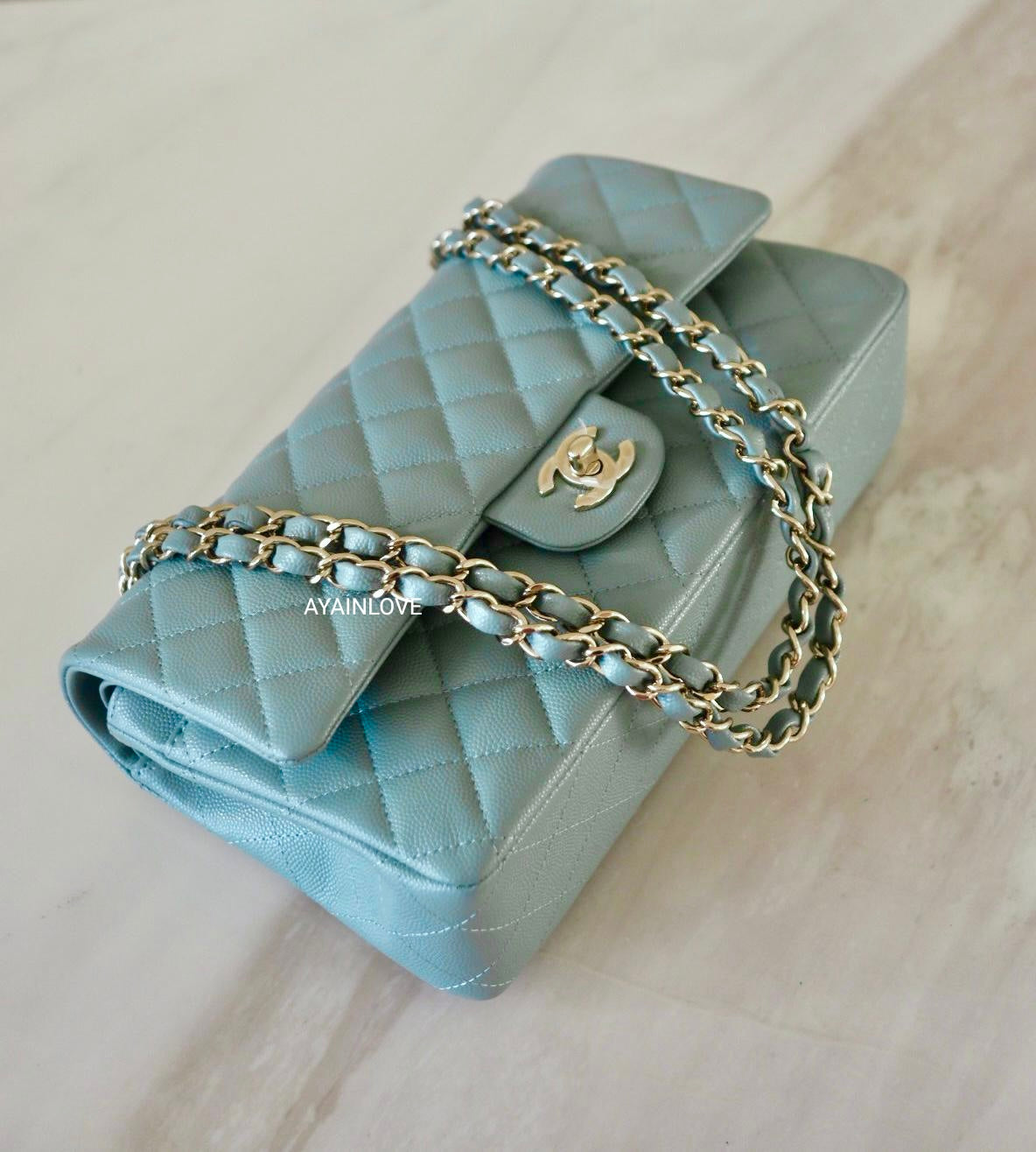 Timeless Chanel Blue Quilted Lambskin Medium Double Flap Bag Leather  ref.659514 - Joli Closet