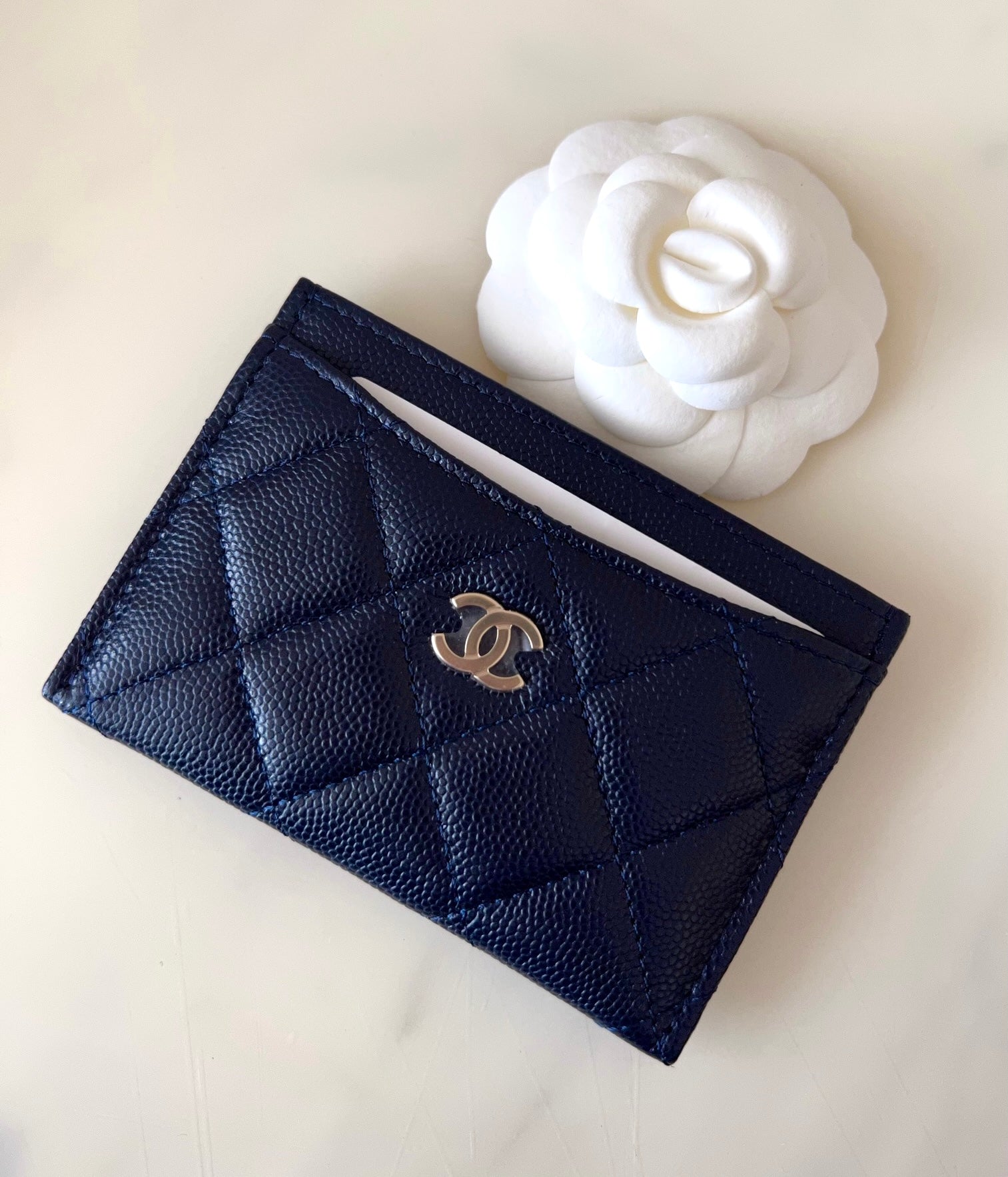 CHANEL 22A Navy Blue Caviar Flat Card Holder Light Gold Hardware – AYAINLOVE  CURATED LUXURIES