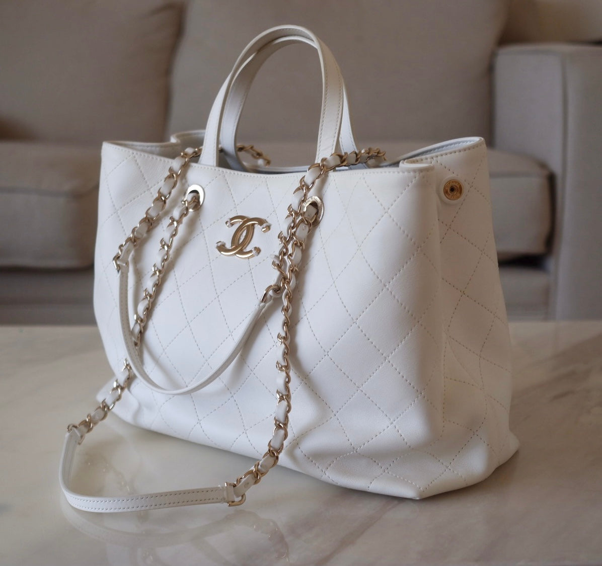 Chanel  White chanel bag, Chanel shoulder bag, Chanel bag
