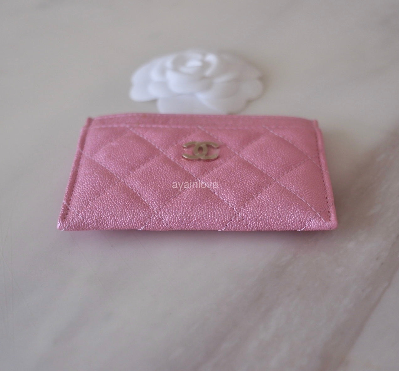 CHANEL 19S Iridescent Pink Caviar Flat Card Holder Light Gold