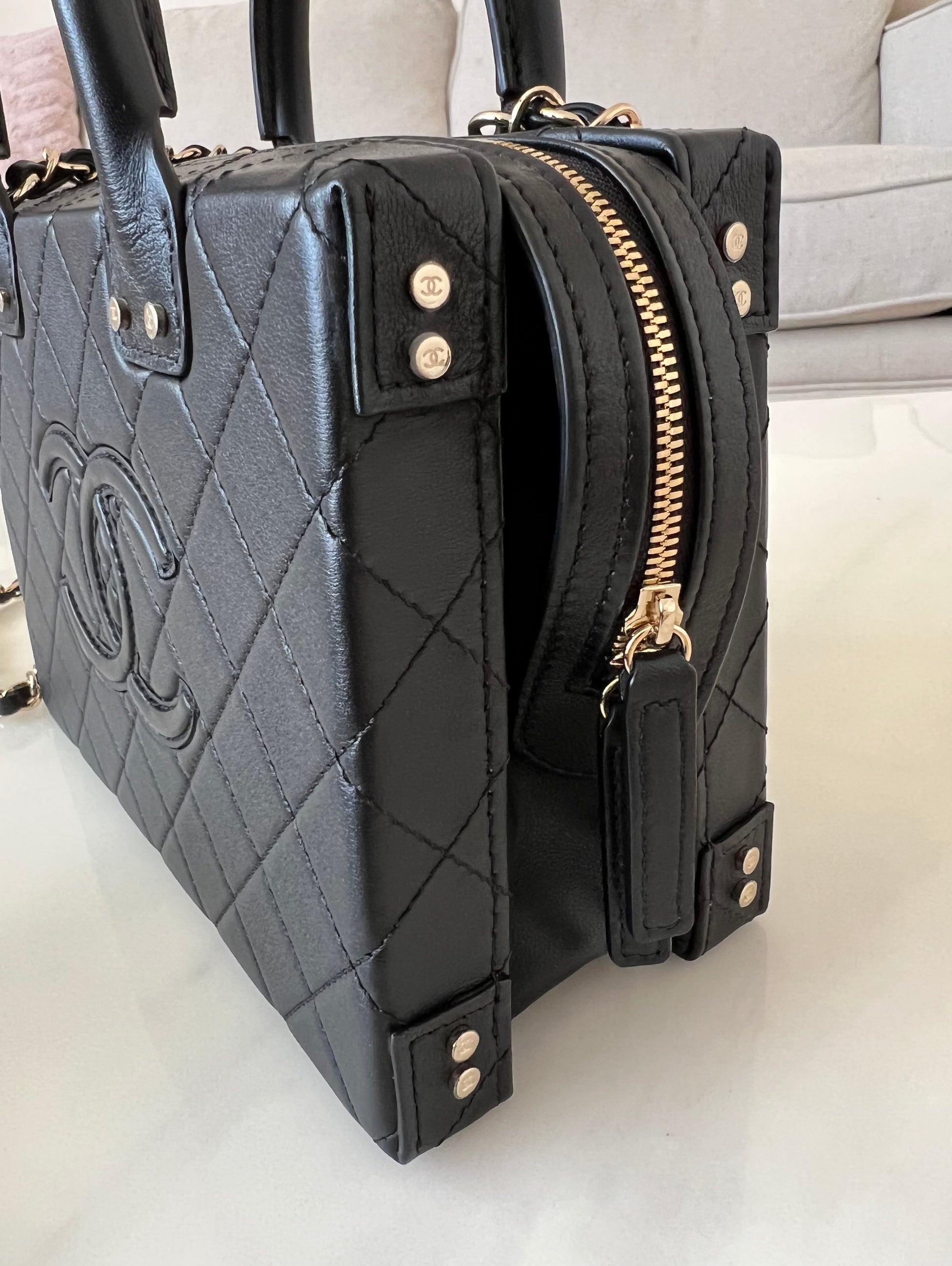 chanel mini wallet on chain black