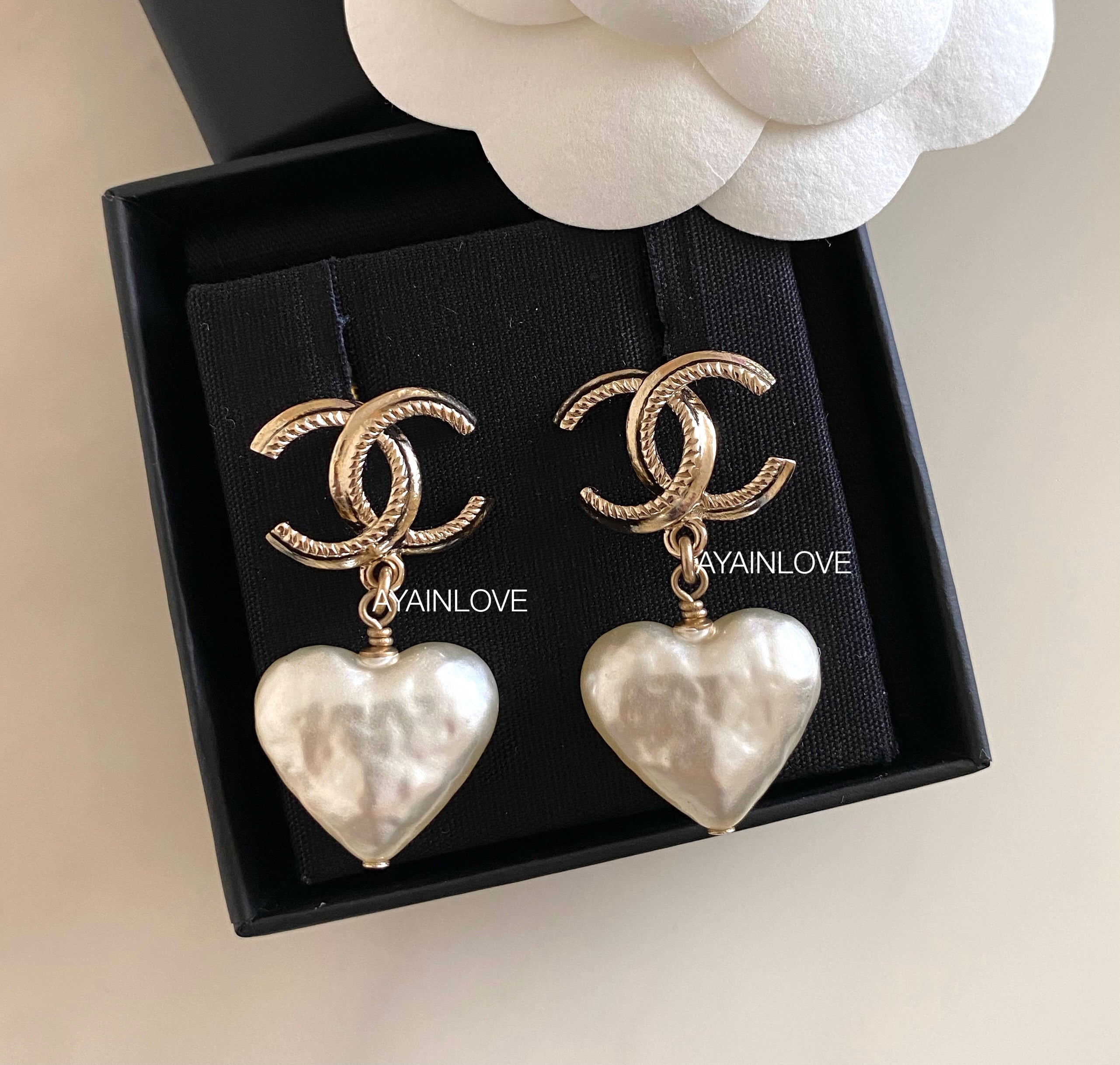 Chanel CC Maltese Cross Charm Clip-On Earrings - Gold-Plated Drop