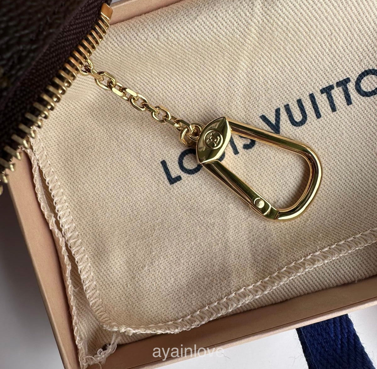 Authentic Louis-Vuitton Christmas Animation 2022 Vivienne Paris Mini  Pochette