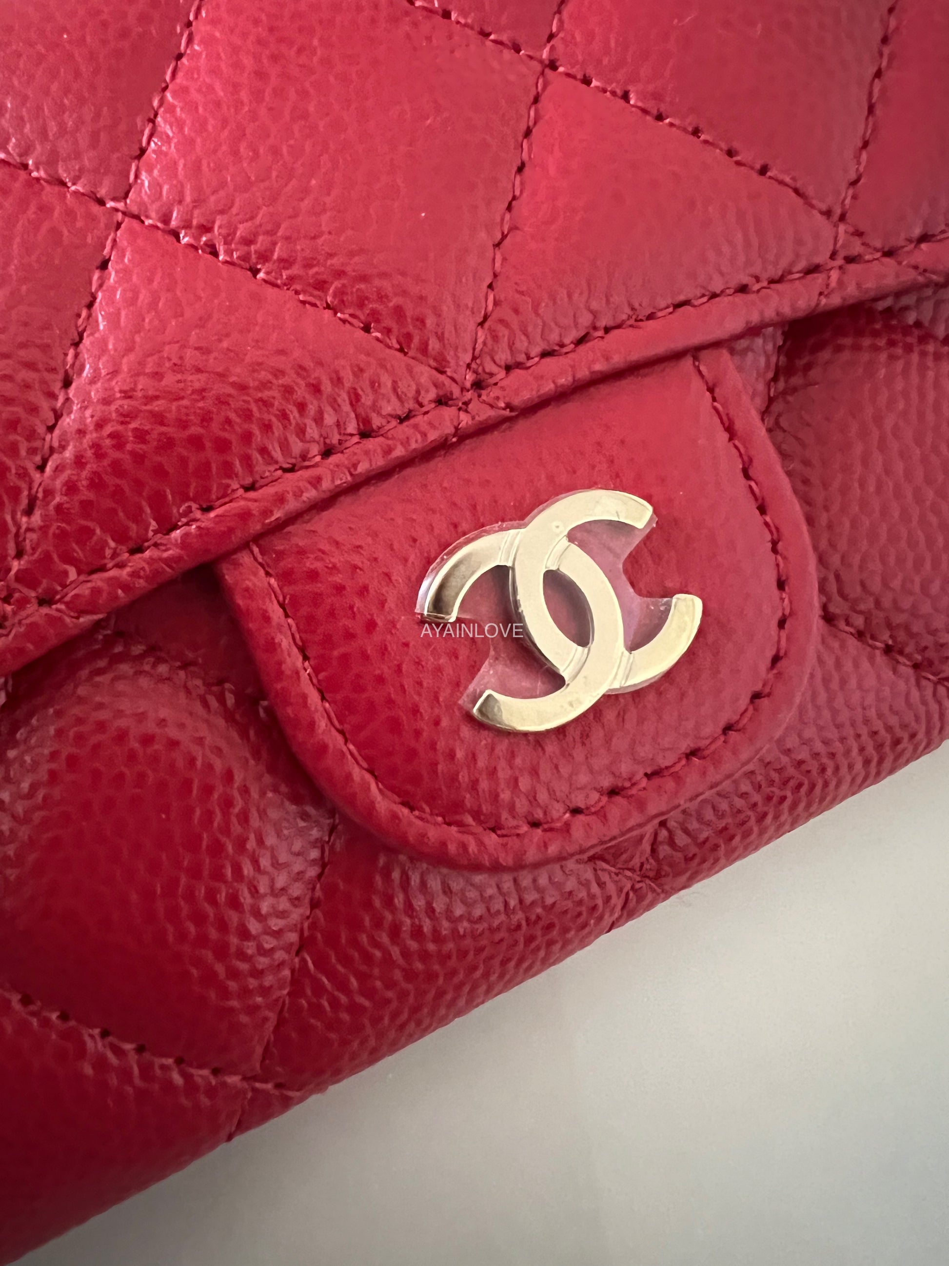 CHANEL 22P Red Caviar Snap Card Holder Light Gold Hardware