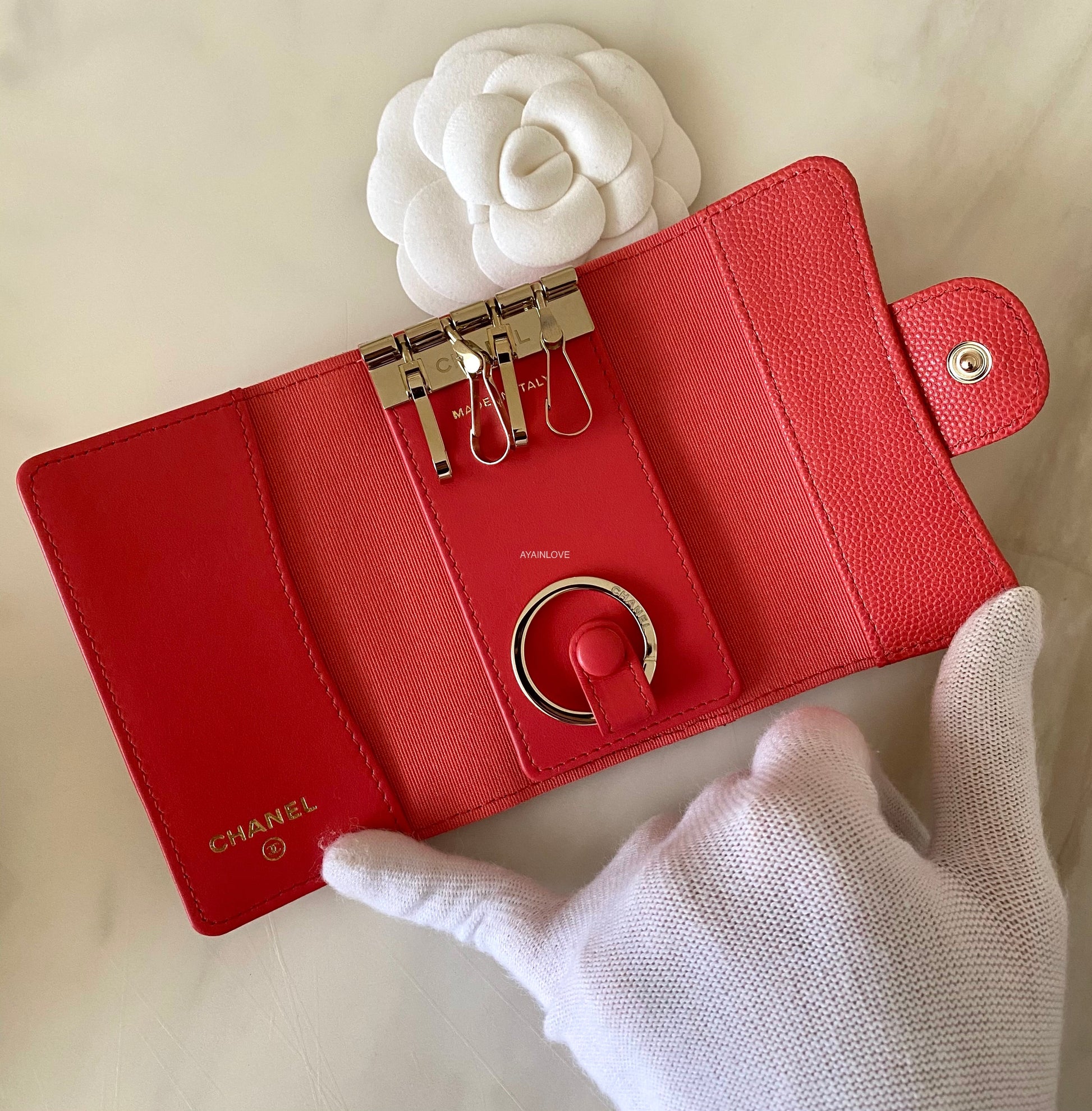 CHANEL 23C Red Caviar Key Chain Flap Card Holder Light Gold Hardware –  AYAINLOVE CURATED LUXURIES