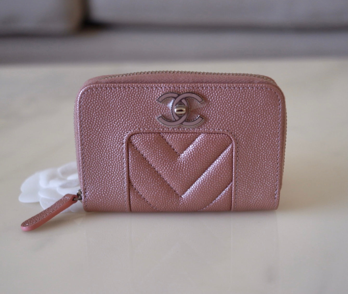 CHANEL 19P Rose Gold Chevron Mademoiselle Zippy Card Holder Silver Har –  AYAINLOVE CURATED LUXURIES