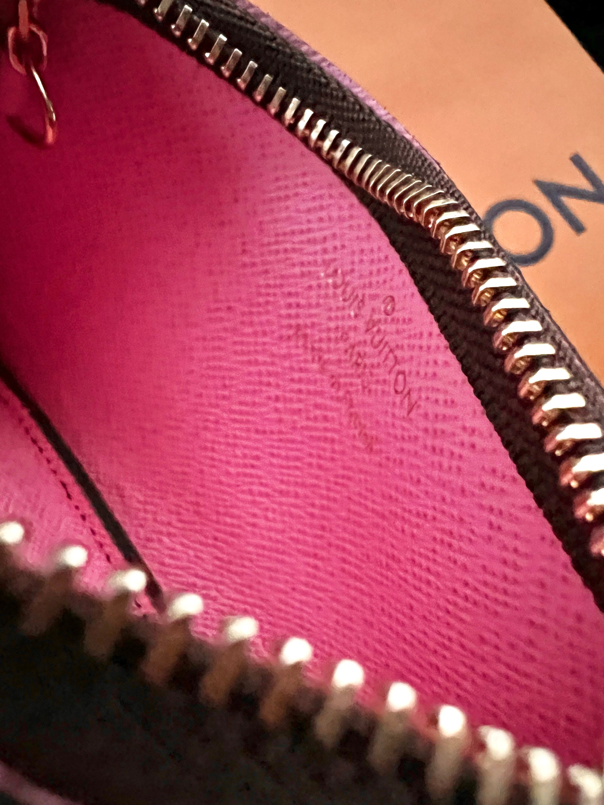 Louis Vuitton 2022 Holidays Vivienne Paris Pink Key Cles Pouch Pochette  M81639