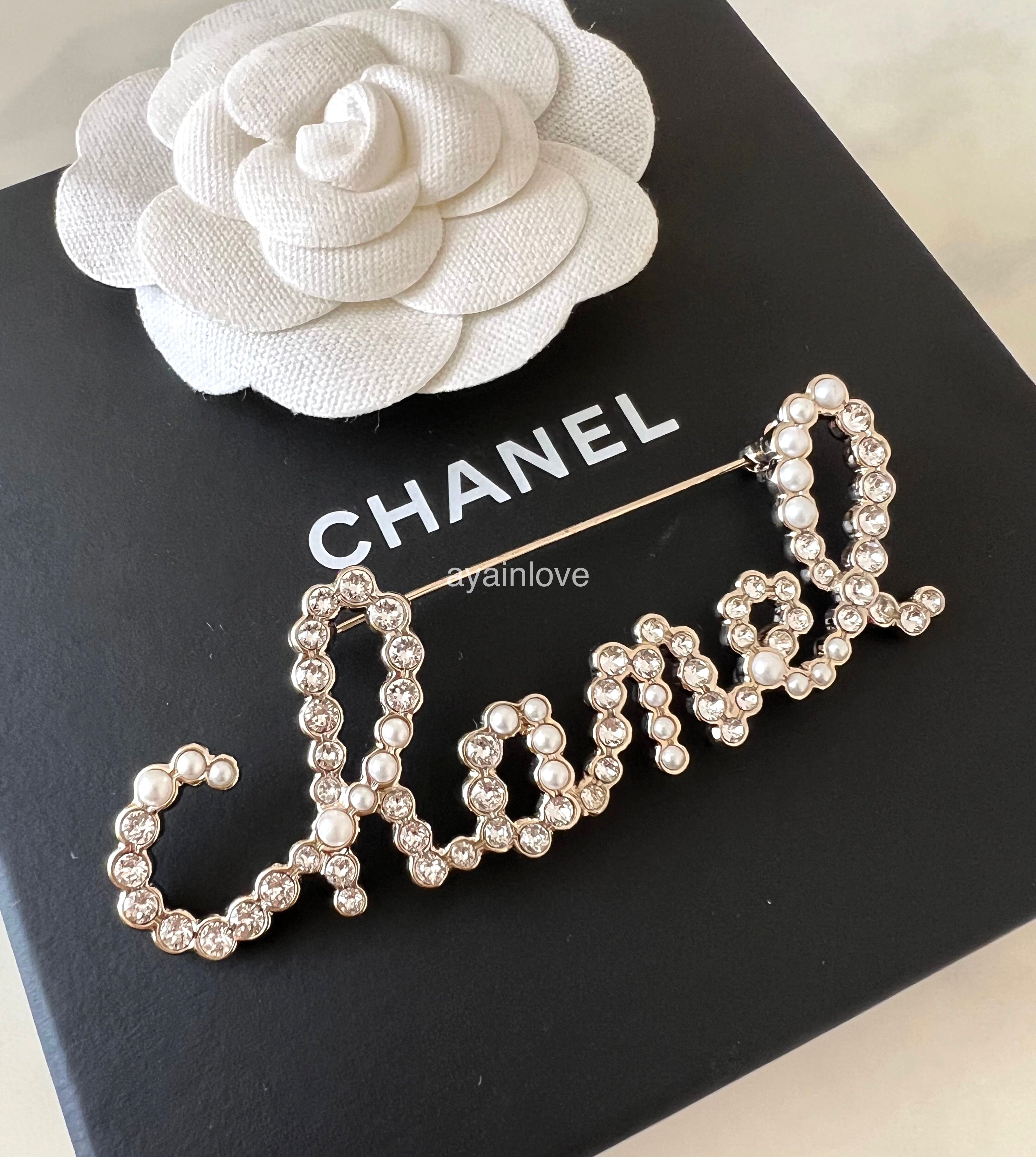 CHANEL 19K Script Pearl Diamante Brooch Light Gold Hardware
