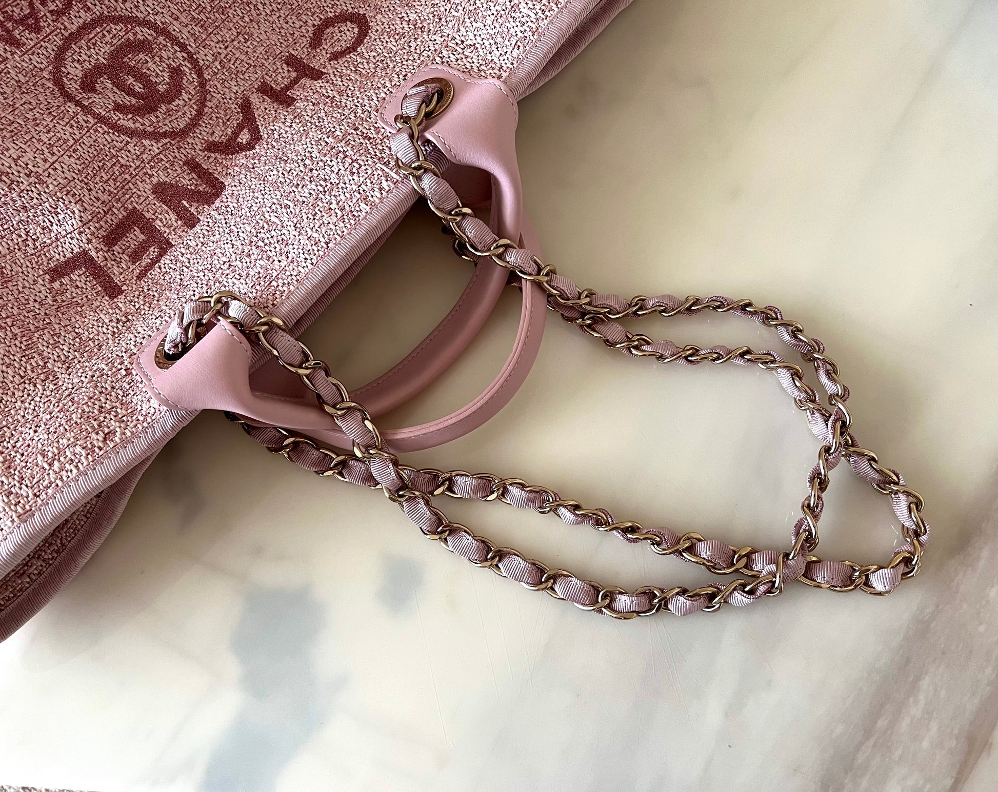 CHANEL 19C Pink Canvas Glitter Medium 38cm Deauville with Pink Calf sk –  AYAINLOVE CURATED LUXURIES