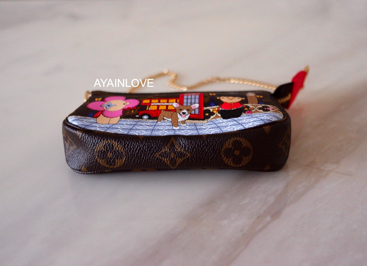 Mini pochette 2019 2025