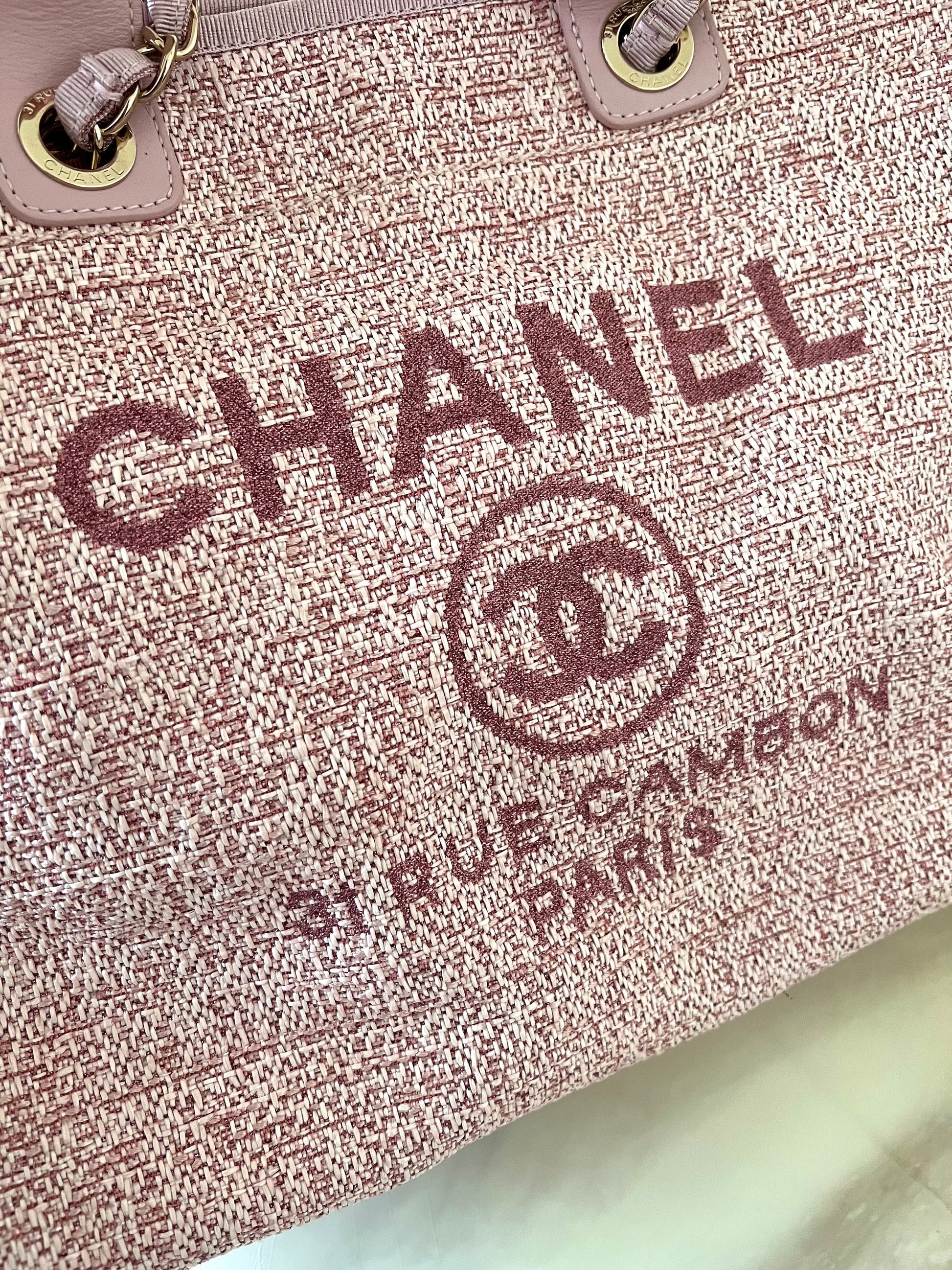 🦋Jemma🦋 on X: #Stunning #Chanel #ChanelNo5 #CocoChanel #Pink #Silver  #Gold #Glamour #Glam #Glitter #GlitterFrame #MarilynMonroe 😍😍😍   / X