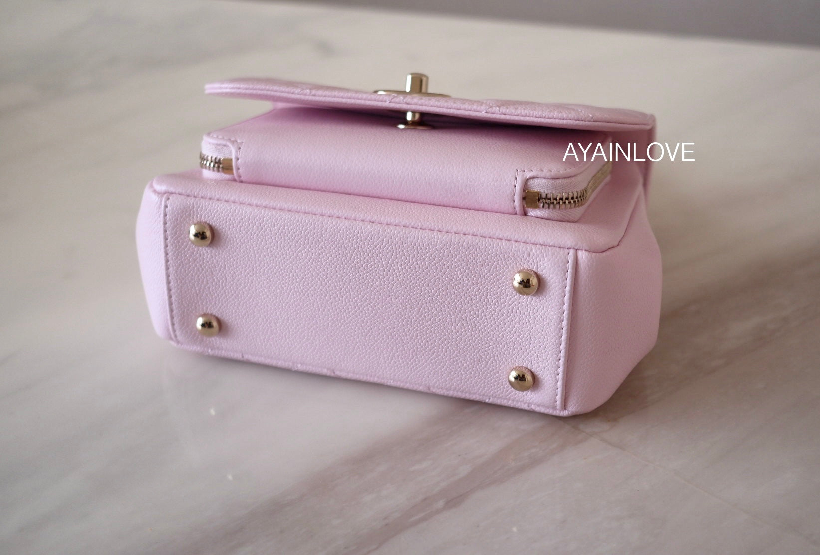 22C PINK CAVIAR CLASSIC WALLET ON CHAIN LIGHT GOLD HARDWARE *NEW* – AYAINLOVE  CURATED LUXURIES