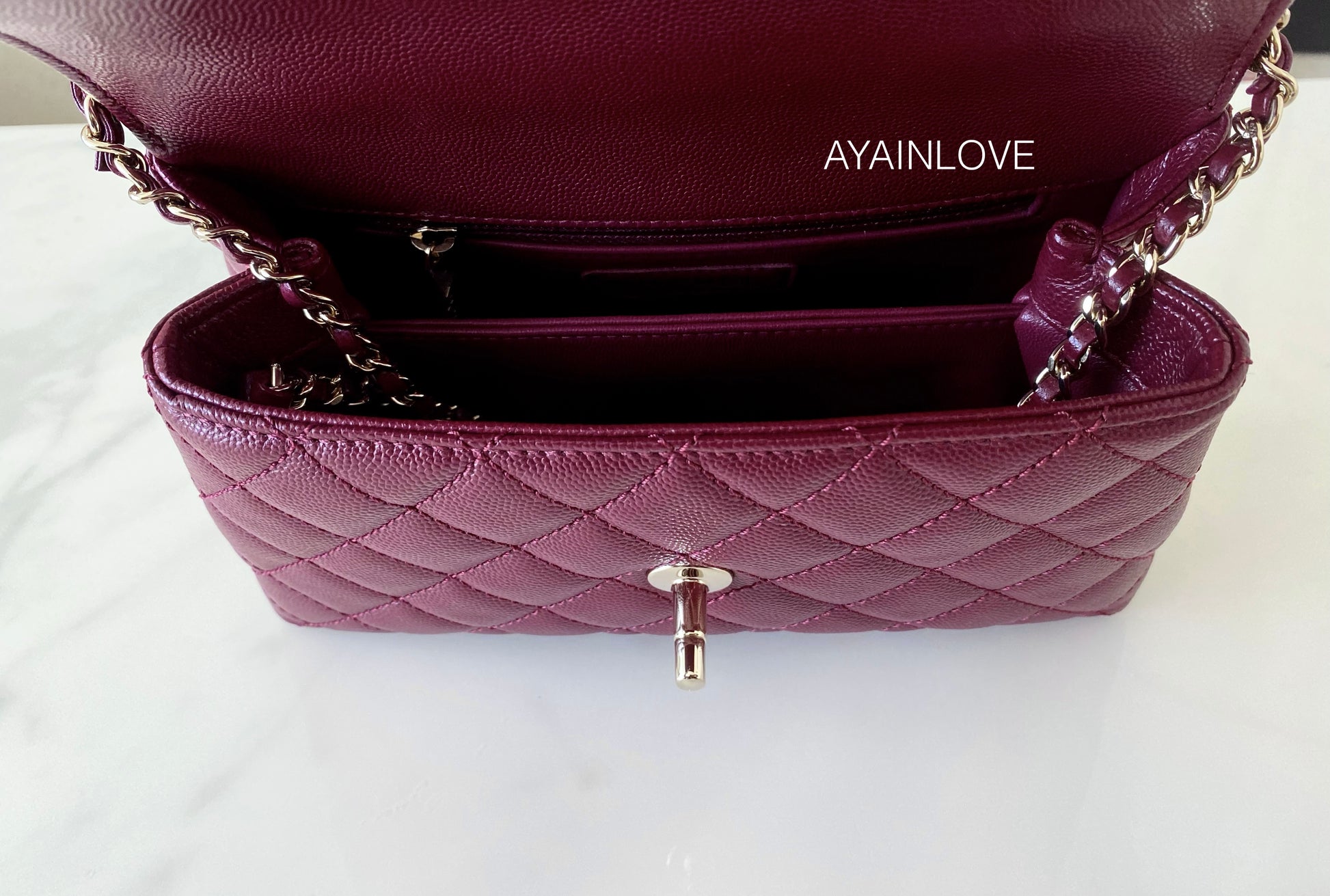 BURGUNDY CAVIAR COCO HANDLE SMALL OLD MINI 24 cm LIGHT GOLD HARDWARE * –  AYAINLOVE CURATED LUXURIES