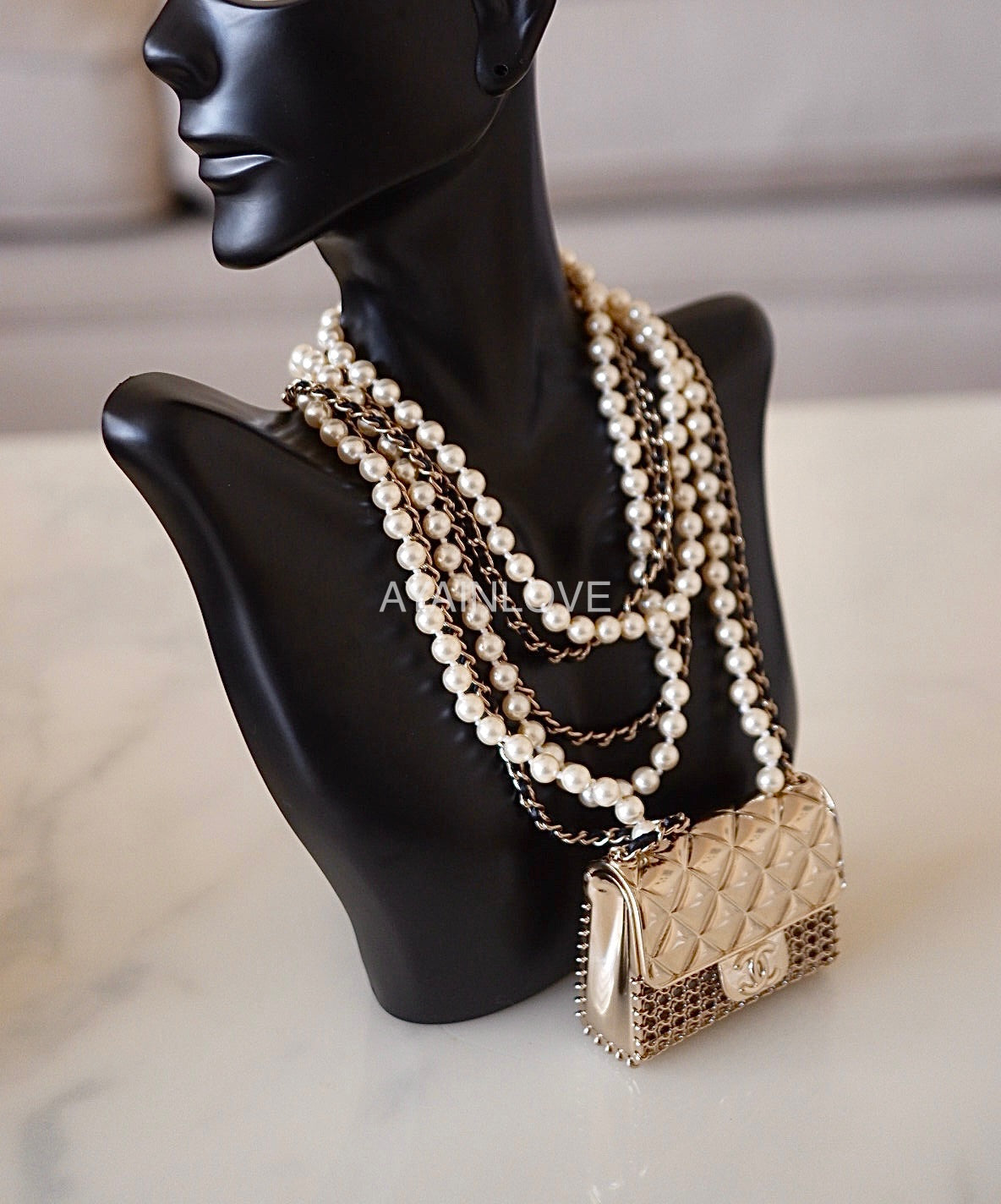 pearl cc necklace