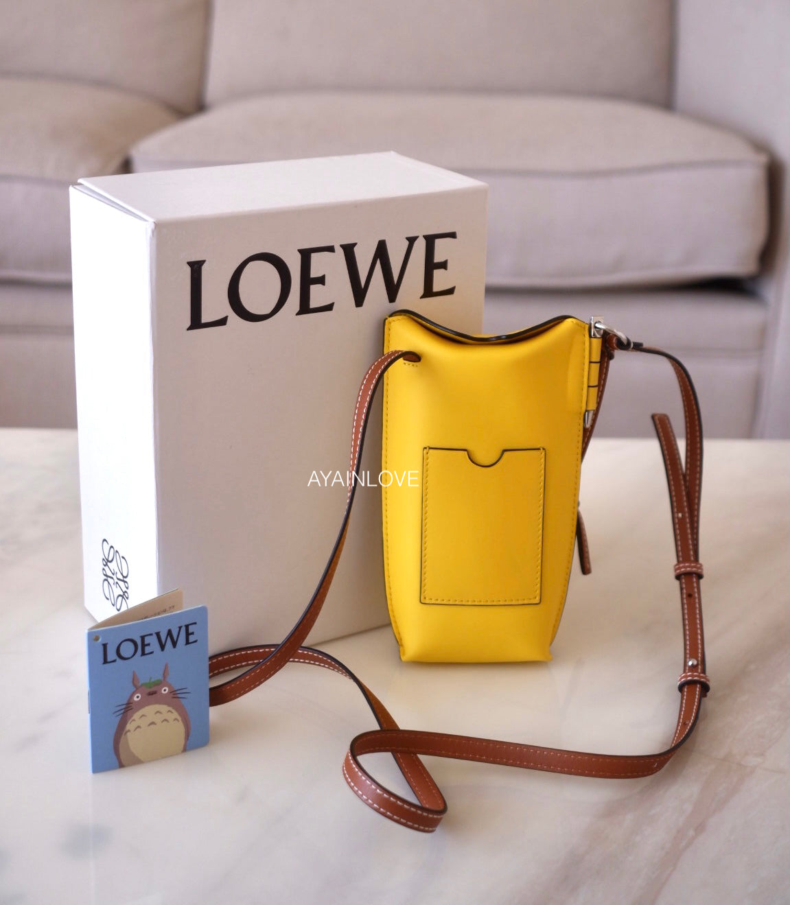 Loewe and my neighbor's collaboration bag Gate pocket New