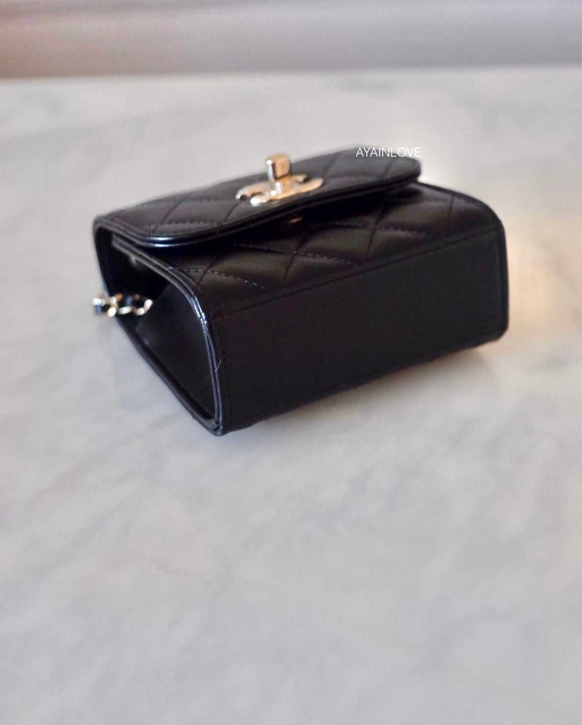 BLACK SMALL TRENDY CC CLUTCH ON CHAIN IN LAMB SKIN AND LIGHT GOLD